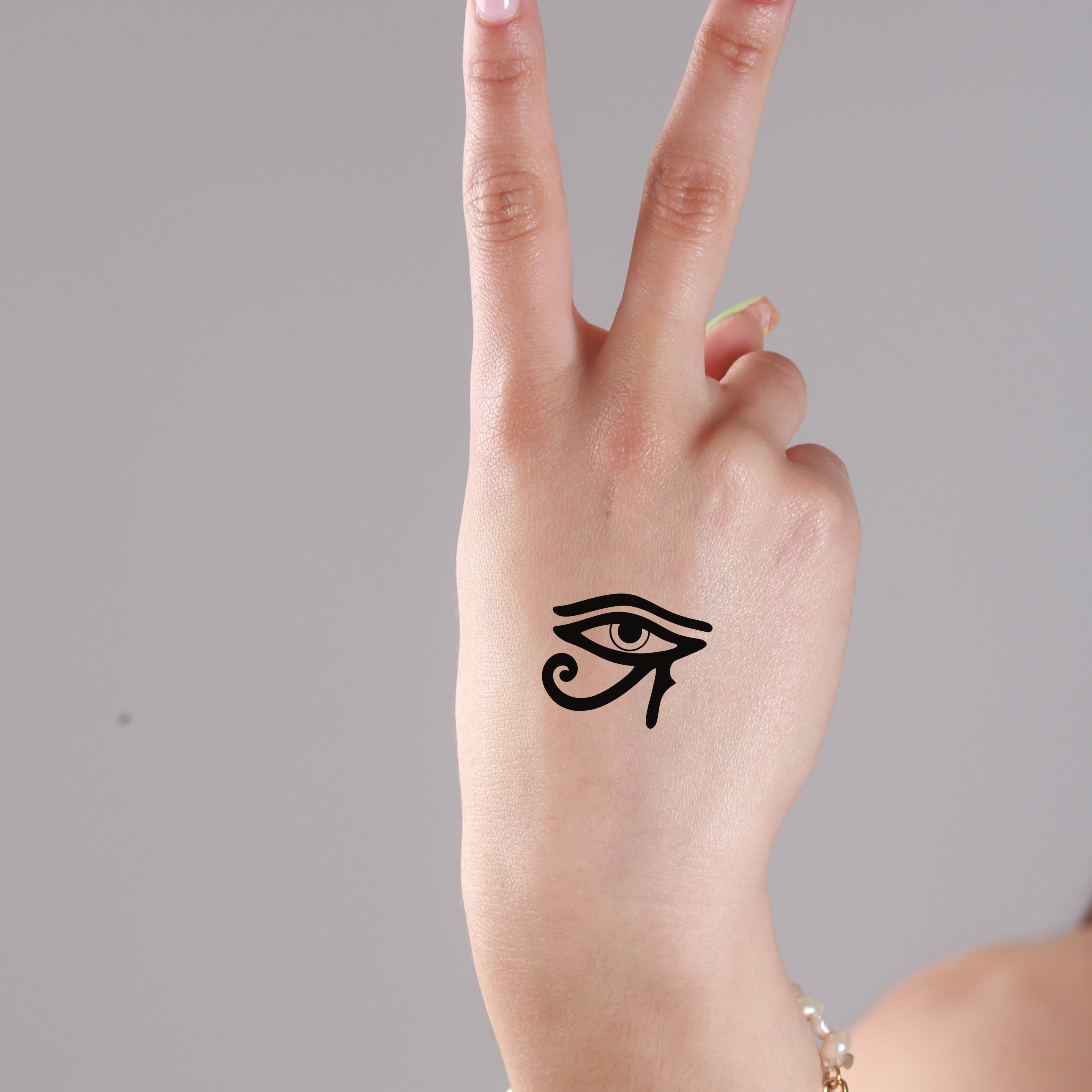 Tatuaggio occhio di ra/occhio di Horus:Immagini e Significato - Ligera Ink