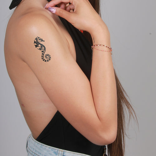 Tatuaggio con cavalluccio marino