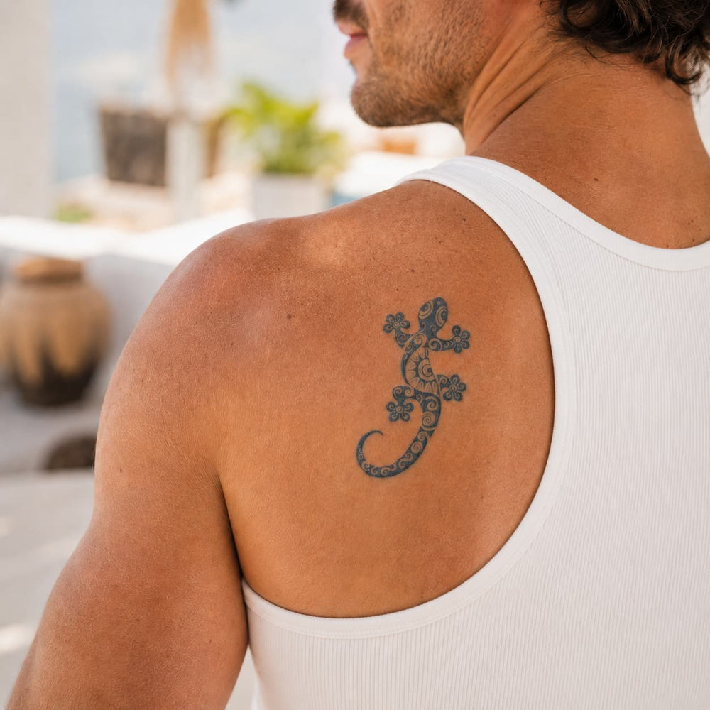 Tatouage éphémère gecko avec motif tribal et polynésien
